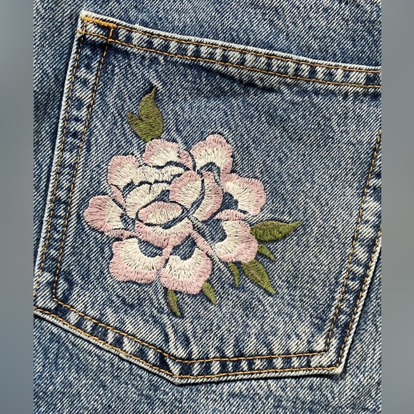 Reformation Charlie High Rise Jean Short Fauna Embroidery Women’s  Size 30 NWT - Picture 10 of 12